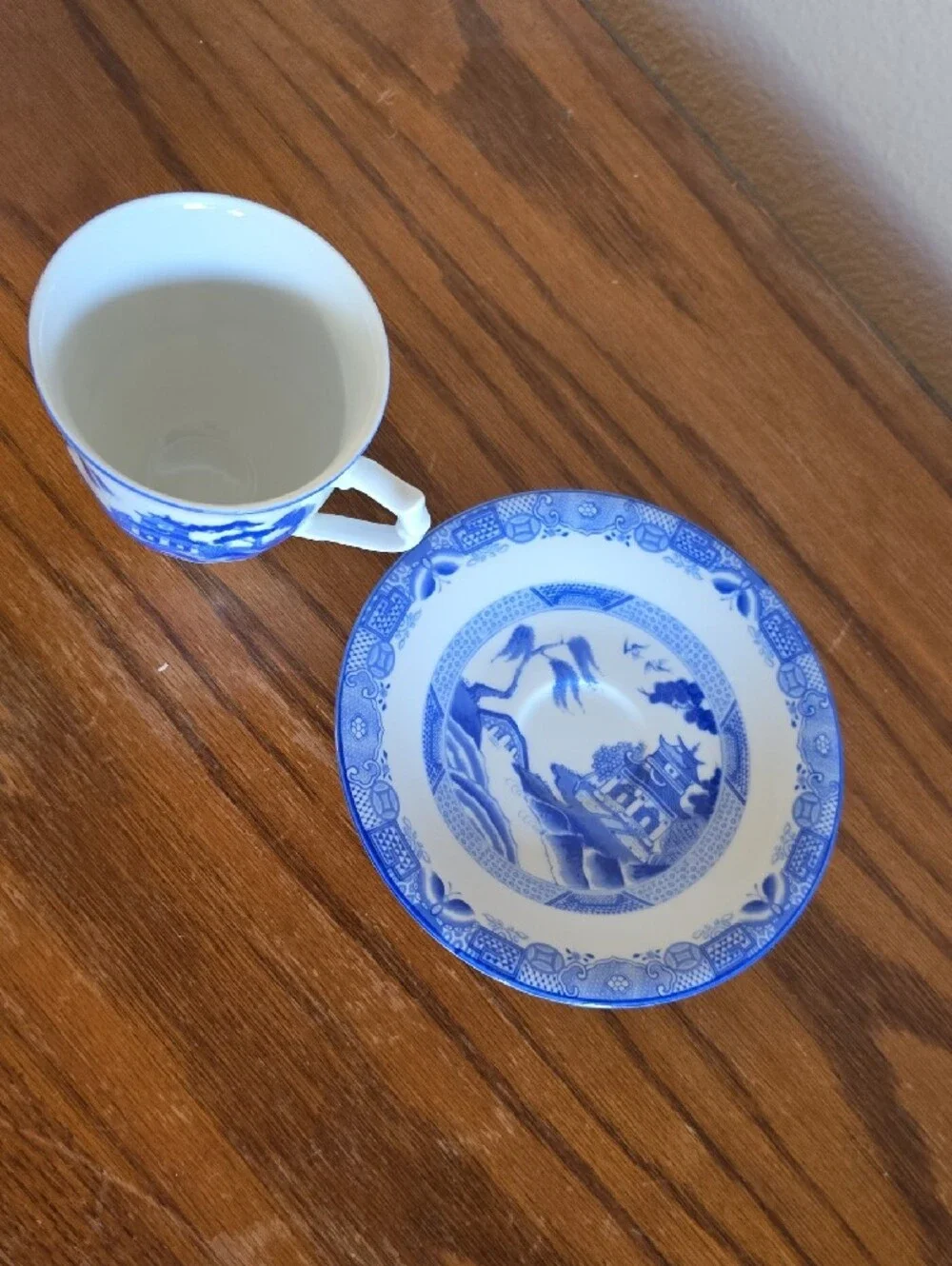 Teleflora Blue Willow Porcelain Teacup with Saucer Tote 14